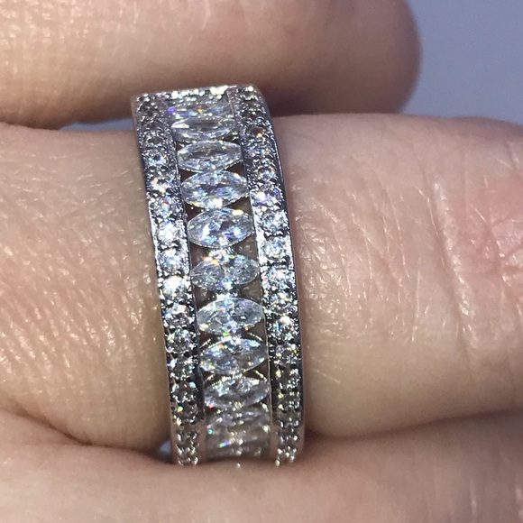 White gold over 925 crystal wedding band - Picture 2 of 8